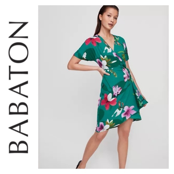 Babaton Dresses & Skirts - BABATON Wallace Wrap Dress Green Tropical Floral Print Size Small